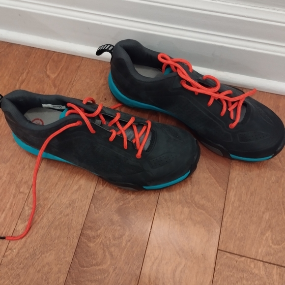 Shimano cycling shoes - Picture 2 of 3